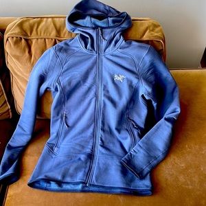 Arc’teryx kyanite hoodie